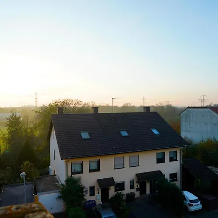 Grosse Ferienwohnung, In Wehome Komfort Apartman *